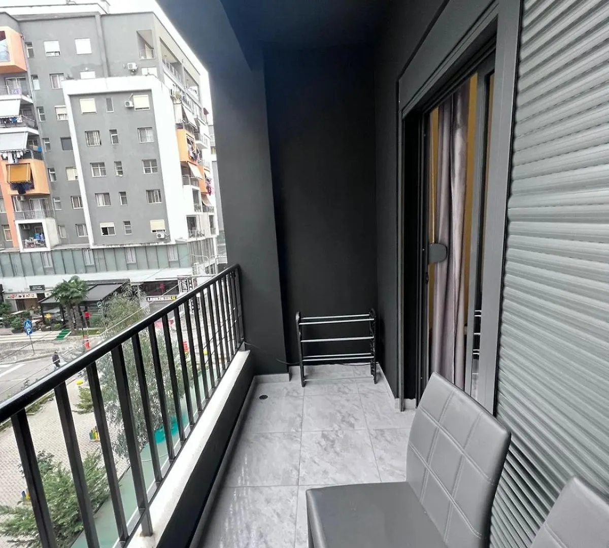 Rov Apartment Elegant 티라나